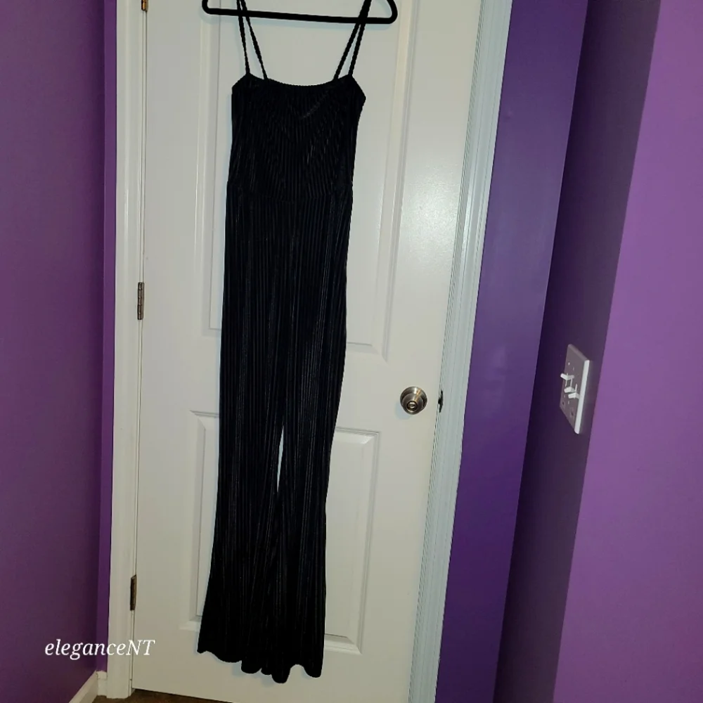 Pretty Little Thing Black Striped Textered Jumpsuit Sz: 14 - Picture 2 of 10